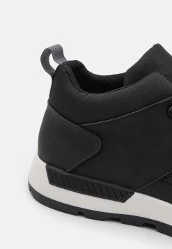 Promos Pier One Baskets Basses Baskets & Sneakers Rond Homme -Pier One Boutique 0b650cd09b964638b7c16629dbda1153