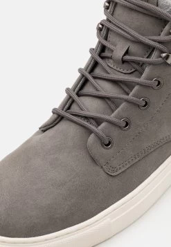 Pier One Baskets Montantes Prix Imbattable Sneakers Rond Homme -Pier One Boutique 12ec7de901a64d868d468e1fbbbddb2a