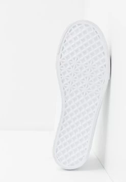 Pier One Prix Ourlé UNISEX – Baskets Basses Baskets & Sneakers Rond 10 Pier One Prix Ourlé UNISEX – Baskets Basses Baskets & Sneakers Rond -Pier One Boutique 20eb0f643e354421a6c72e17630e2e36