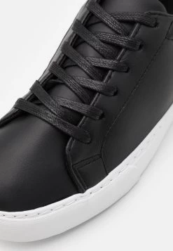 Vendre-Réclame Pier One UNISEX – Baskets Basses Sneakers Rond -Pier One Boutique 2195e1d5e6dc47a2a7c800a0da7bcd71