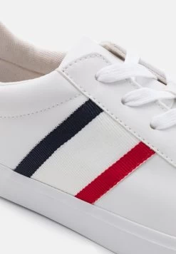 Pier One UNISEX – Baskets Basses Première Qualité Baskets & Sneakers Rond -Pier One Boutique 22a7f9375cf647a88ee53c6ee605b389