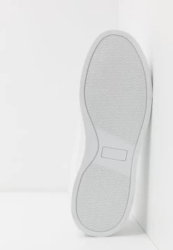 Pier One Bas Prix Baskets Basses Baskets & Sneakers Rond Homme -Pier One Boutique 27e6652acf82490fb8d00ada2cd72528