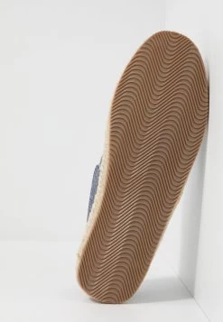 Pier One 50% Off De Vente UNISEX – Espadrilles Chaussures Basses Rond -Pier One Boutique 2cae18c64fec4d4fb91bef2a1cf6da8e