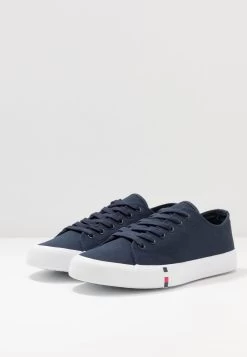 Prix Dégriffé Pier One UNISEX – Baskets Basses Baskets & Sneakers Rond -Pier One Boutique 2ede1e5efce7440db7e1f8ece3d9612b