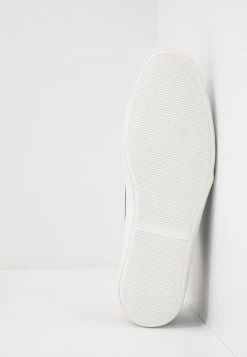 Prix Avantageux Pier One UNISEX – Baskets Basses Sneakers Rond -Pier One Boutique 3a02672da68e4a298a55a89d393109a9