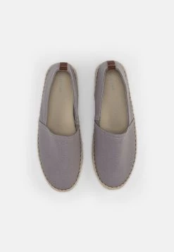 Pier One Meilleure Qualité RENA ESPADRILLE UNISEX – Espadrilles Chaussures Basses Rond -Pier One Boutique 3a4ecaa564354b7ead8553c898526375