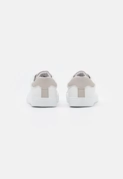 Pier One Prix Sympa Baskets Basses Baskets & Sneakers Rond Unisex 8 Pier One Prix Sympa Baskets Basses Baskets & Sneakers Rond Unisex -Pier One Boutique 3e313e8ce56a423d877a9a77941723b2