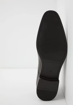 Un Tarif Préférentiel Pier One Derbies & Richelieus Derbies Et Richelieus Carré Homme -Pier One Boutique 3f18f5bfd89149d28ad24c27cb9eac0a