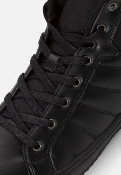 Pier One Baskets Montantes Prix Sacrifiés Baskets & Sneakers Rond Unisex 11 Pier One Baskets Montantes Prix Sacrifiés Baskets & Sneakers Rond Unisex -Pier One Boutique 42d690cc6c4c4a6a93c2d9e319b71204