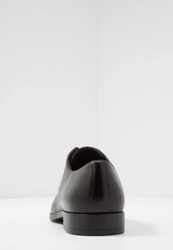 Un Tarif Préférentiel Pier One Derbies & Richelieus Derbies Et Richelieus Carré Homme -Pier One Boutique 442be11ec34840eb8fc0fb42ed4b23a3