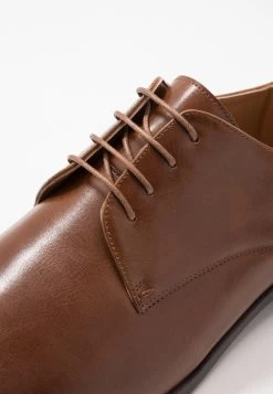 Prix Bradés Pier One Derbies & Richelieus Derbies Et Richelieus Carré Homme -Pier One Boutique 4a620036a83c42c7ab0b6e93b1517446