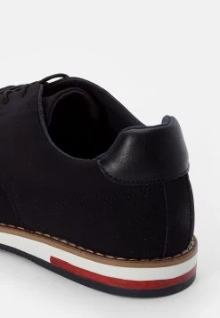 Bas Prix Pier One Chaussures à Lacets Derbies, Richelieus & Chaussures Bateau Rond Homme 12 Bas Prix Pier One Chaussures à Lacets Derbies, Richelieus & Chaussures Bateau Rond Homme -Pier One Boutique 51a76fb8dbd4429aaea1548d8c70b1a6