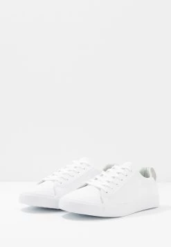 Pier One Prix Ourlé UNISEX – Baskets Basses Baskets & Sneakers Rond 8 Pier One Prix Ourlé UNISEX – Baskets Basses Baskets & Sneakers Rond -Pier One Boutique 52fa9d5849514d6ebd424ca53ee5e018