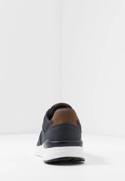 Pier One Baskets Basses Assurance De L’Authenticité Sneakers Rond Homme -Pier One Boutique 55421ce6acfa4576818878fafc3c1e5c