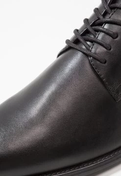 Pier One Petit Prix Derbies & Richelieus Chaussures De Ville Rond Homme -Pier One Boutique 5682eae607cd49329f0c45bfc1447a2e