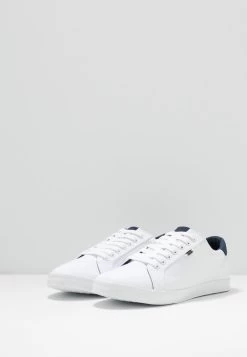 Pier One UNISEX – Baskets Basses Prix Dégriffé Baskets & Sneakers Rond 9 Pier One UNISEX – Baskets Basses Prix Dégriffé Baskets & Sneakers Rond -Pier One Boutique 56c54d6b6c3d48e98748dc2c9460fc7e