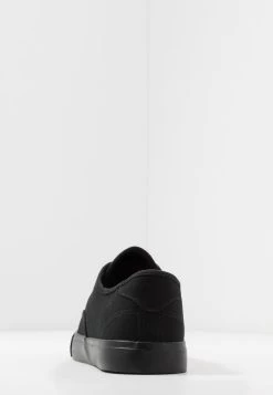 Prix Raisonnable Pier One UNISEX – Baskets Basses Baskets & Sneakers Rond Homme -Pier One Boutique 5ac64059aff84a05a80323a5a162e242