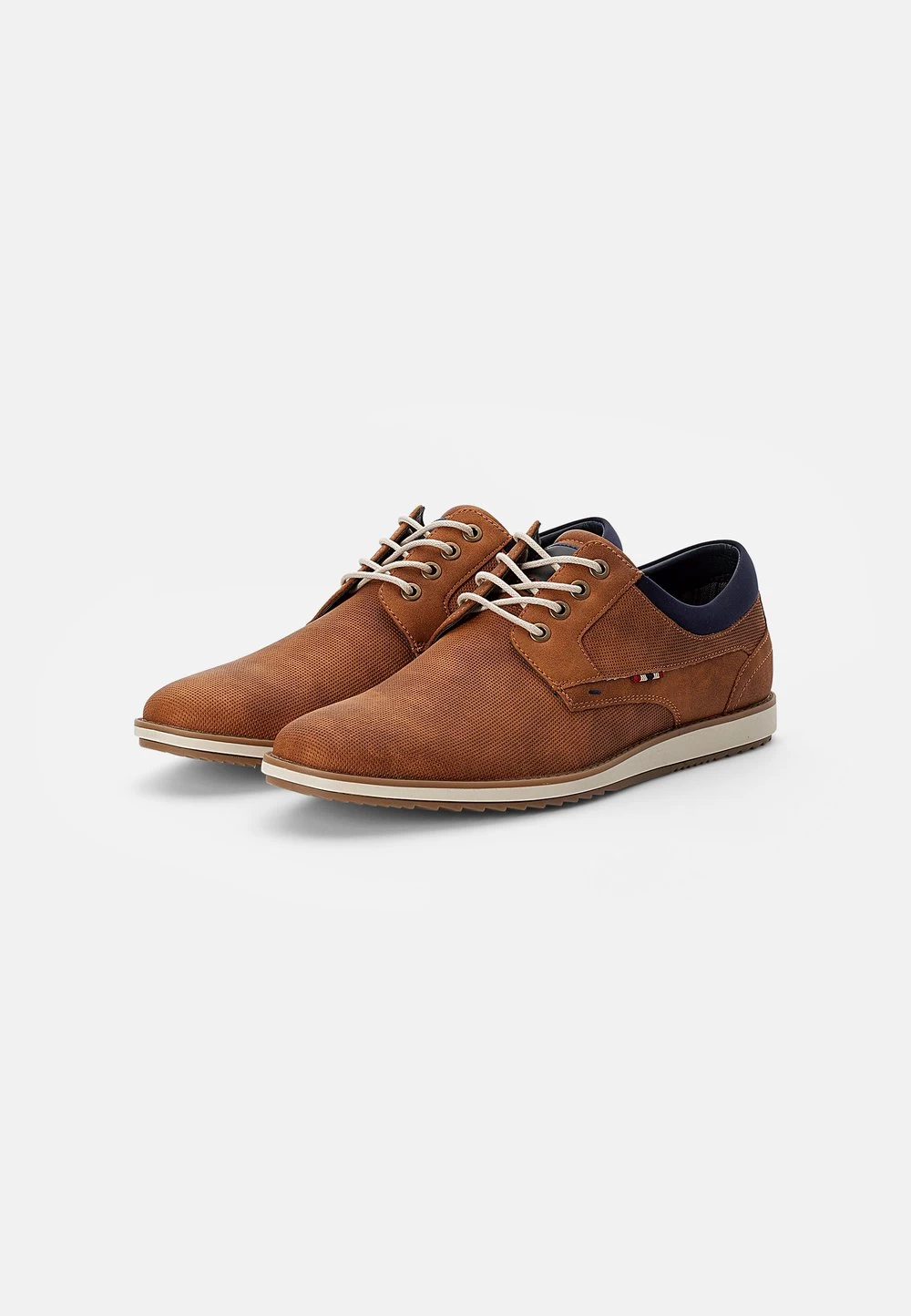 Prix Malin Pier One Chaussures à Lacets Derbies, Richelieus & Chaussures Bateau Rond Homme 2 Prix Malin Pier One Chaussures à Lacets Derbies, Richelieus & Chaussures Bateau Rond Homme – Image 2