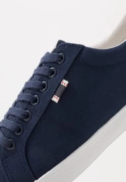 Pier One UNISEX – Baskets Basses Prix Imbattable Baskets & Sneakers Rond 12 Pier One UNISEX – Baskets Basses Prix Imbattable Baskets & Sneakers Rond -Pier One Boutique 6cff2e74bb2a42b69f8d3a3aa4748192