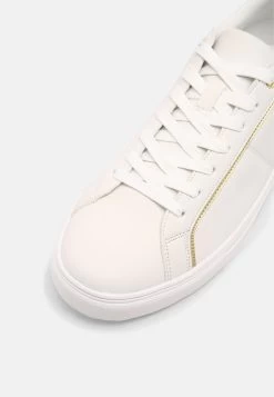 Vendre Pier One Baskets Basses Sneakers Rond Homme -Pier One Boutique 725eb5a3236941a68515194a8087a512