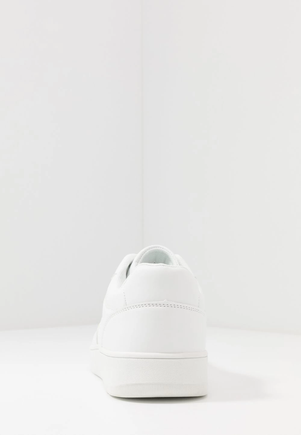 Prix Cassé Pier One Baskets Basses Baskets & Sneakers Rond Homme 4 Prix Cassé Pier One Baskets Basses Baskets & Sneakers Rond Homme – Image 4