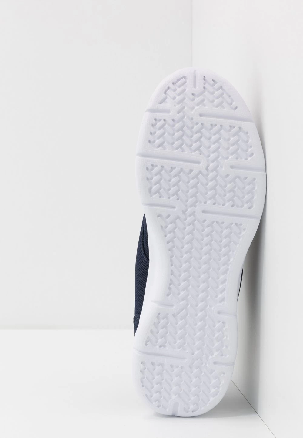 Prix Cassé Pier One Baskets Basses Baskets & Sneakers Rond Unisex 5 Prix Cassé Pier One Baskets Basses Baskets & Sneakers Rond Unisex – Image 5