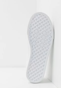 Pier One UNISEX – Baskets Basses Assurance De L’Authenticité Sneakers Rond -Pier One Boutique a93af45c740b4e05bf0baca62c12f625