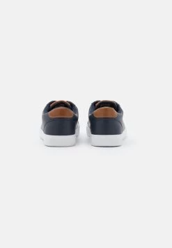 Pier One UNISEX – Baskets Basses Prix Affortable Baskets & Sneakers Rond 8 Pier One UNISEX – Baskets Basses Prix Affortable Baskets & Sneakers Rond -Pier One Boutique b0dd67a6db834cb3b9d1f57a45db05da