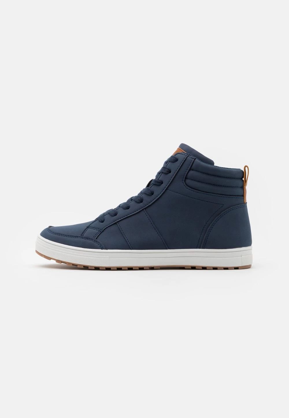 Pier One Baskets Montantes Prix Jamais Vus Baskets & Sneakers Rond Homme 8 Pier One Baskets Montantes Prix Jamais Vus Baskets & Sneakers Rond Homme – Image 8