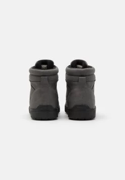 Pier One Baskets Montantes Pas Cher Baskets & Sneakers Rond Homme -Pier One Boutique b67c3462422c4a84a22ff2efd53b4446