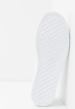 Qualité Garantie 100% Pier One UNISEX – Baskets Basses Baskets & Sneakers Rond -Pier One Boutique bc014cdc74bb41ffafb958c952a340ae