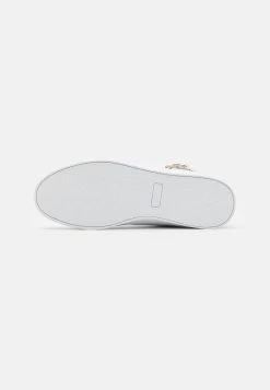 Petit Prix Pier One Baskets Montantes Sneakers Rond Homme 11 Petit Prix Pier One Baskets Montantes Sneakers Rond Homme -Pier One Boutique c5f9294483c24a85aae9567916e28e4a