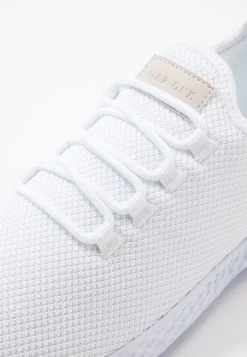 Prix De Lancement Pier One UNISEX – Baskets Basses Baskets & Sneakers Rond Homme 11 Prix De Lancement Pier One UNISEX – Baskets Basses Baskets & Sneakers Rond Homme -Pier One Boutique c82ba89436f9408c90b446c329008adf