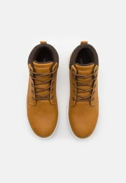 Prix Dynamité Pier One Baskets Montantes Baskets & Sneakers Rond Homme -Pier One Boutique c8da11bb289d4aee88681a4bb08e571b