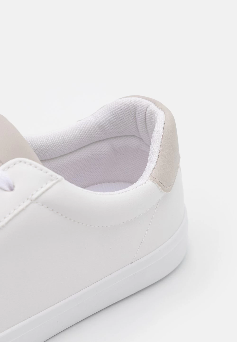 Pier One Prix Sympa Baskets Basses Baskets & Sneakers Rond Unisex 6 Pier One Prix Sympa Baskets Basses Baskets & Sneakers Rond Unisex – Image 6