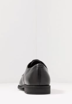 Prix Dégriffé Pier One Derbies & Richelieus Chaussures De Ville Rond Homme -Pier One Boutique d80a9138d2bb4dc2833242f8c9ed9cd8