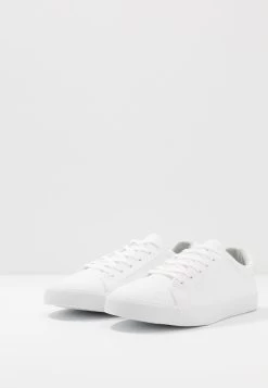 Pier One UNISEX – Baskets Basses Assurance De L’Authenticité Baskets & Sneakers Rond Homme 9 Pier One UNISEX – Baskets Basses Assurance De L’Authenticité Baskets & Sneakers Rond Homme -Pier One Boutique e1563a8ea142464591a7dc69d9117622