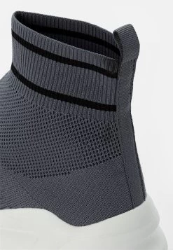 Prix Allégé Pier One Baskets Montantes Sneakers Rond Homme 12 Prix Allégé Pier One Baskets Montantes Sneakers Rond Homme -Pier One Boutique e5b5f3ad4b144ac3ae241bf949bbba8a