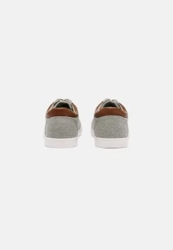 Pier One Soldes Baskets Basses Sneakers Rond Unisex -Pier One Boutique e648693cc04542f3abf3ac4ca89b53c6
