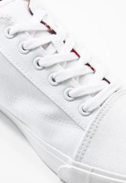 Pier One UNISEX – Baskets Basses Faible Prix Sneakers Rond -Pier One Boutique f33cb3fc6ede4fa98f75bce439acb81e