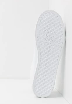 Pier One UNISEX – Baskets Basses Rabais Sneakers Rond Homme -Pier One Boutique f6f439c1c8a34a16a70976b7ffa88758