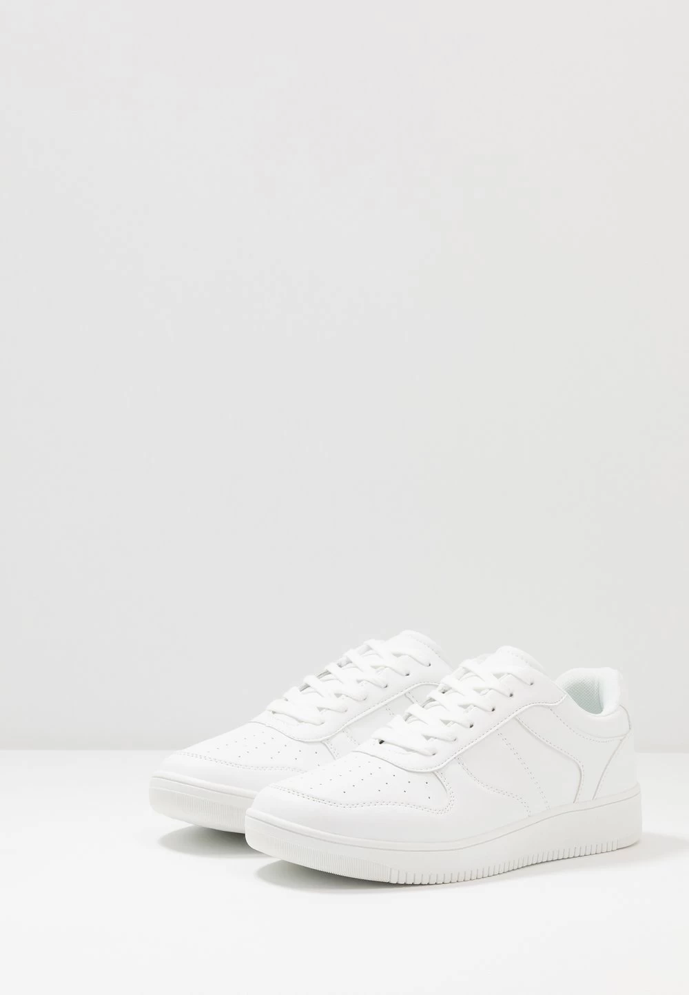 Prix Cassé Pier One Baskets Basses Baskets & Sneakers Rond Homme 3 Prix Cassé Pier One Baskets Basses Baskets & Sneakers Rond Homme – Image 3