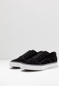 Pier One Baskets Basses Prix Affortable Sneakers Rond Homme -Pier One Boutique f7acdc20572e4b868116aaf4e00abd94