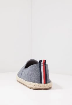 Pier One 50% Off De Vente UNISEX – Espadrilles Chaussures Basses Rond -Pier One Boutique f82abf9748144240a63690b545b4344d